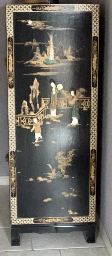 Chinese kast zwart, Enlèvement
