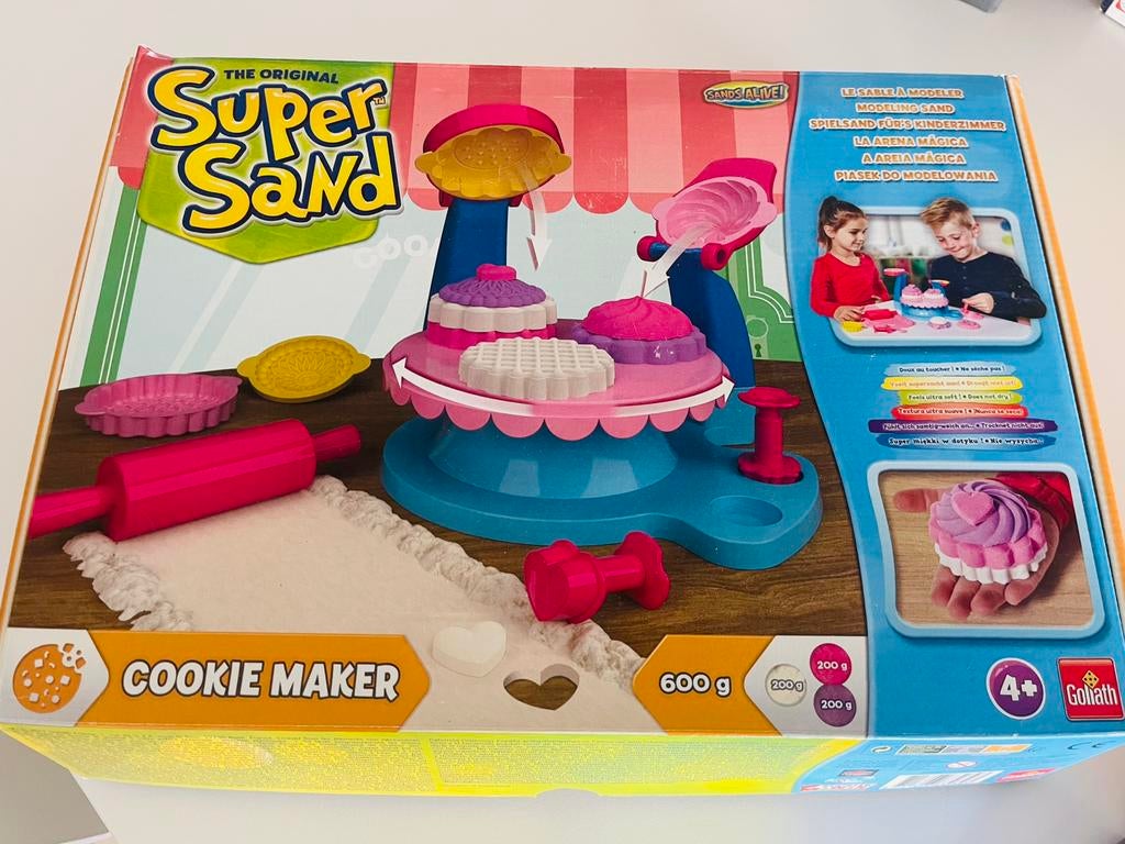 Koekjesmaker met speelzand + attributen, Ophalen, Gebruikt