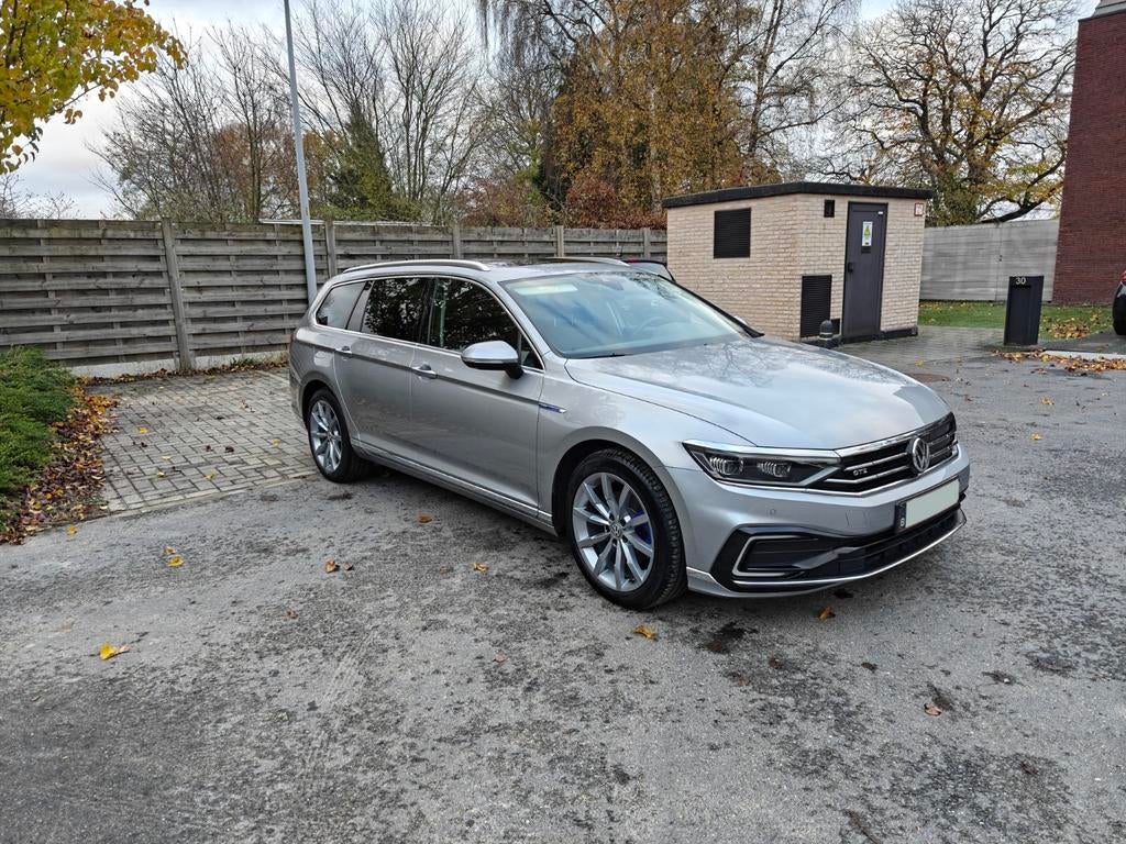 Mooie VW passat GTE hybride 218pk, zga full option. 1e eig., Auto's, Volkswagen, 4 cilinders, Zilver of Grijs, BTW verrekenbaar