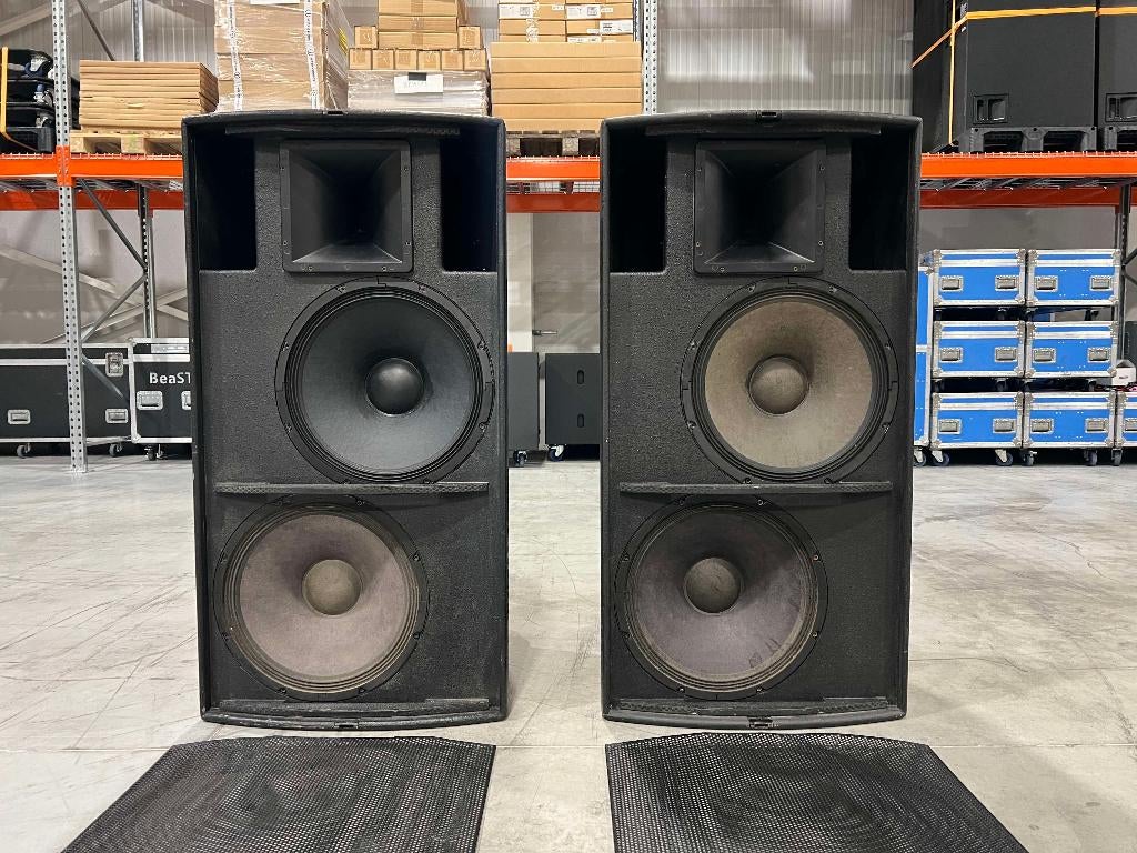 2x Martin Audio F215A 1,4"/15"/15" incl. wheels, Ophalen of Verzenden, 120 watt of meer, Front, Rear of Stereo speakers, Overige merken