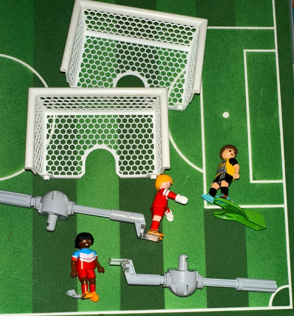 PLAYMOBIL 6857 voetbalveld, Ophalen, Gebruikt, Complete set