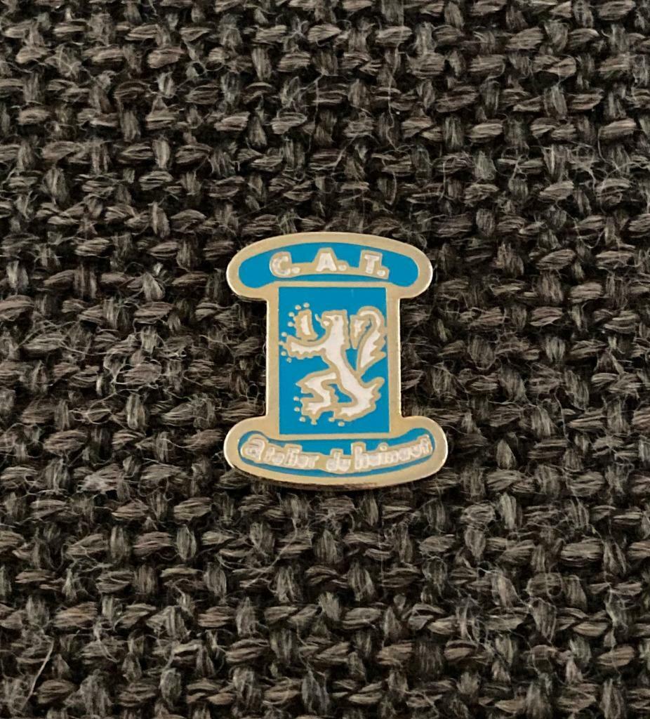 PIN - C.A.T. - ATELIER DE HAINAUT, Envoi, Utilisé, Autres sujets/thèmes, Insigne ou Pin's