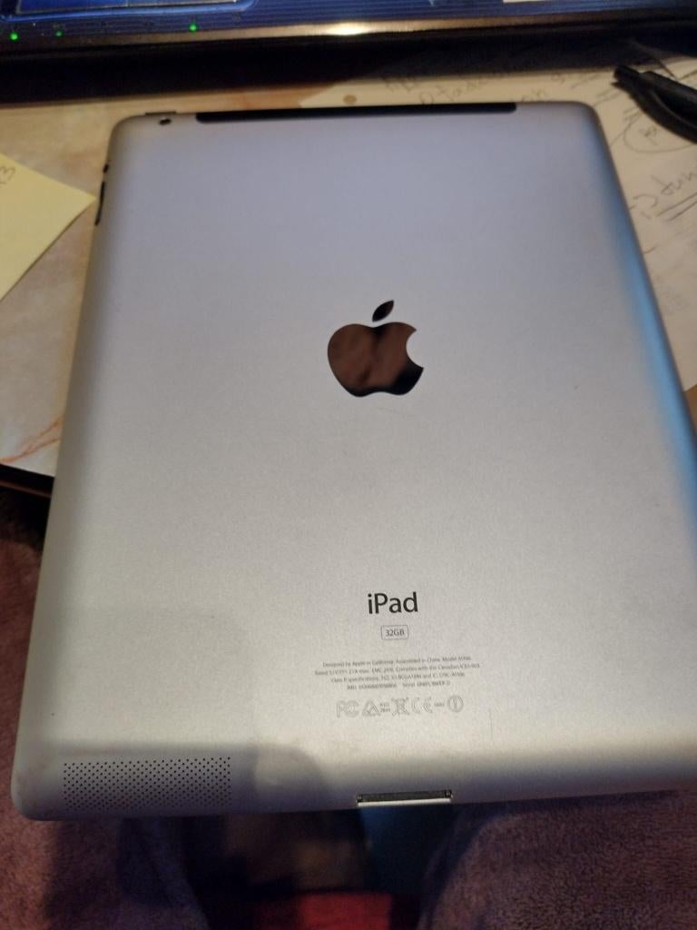 APPLE IPAD 2 32 GB wifi + leren hoesje, Ophalen, Gebruikt, APPLE