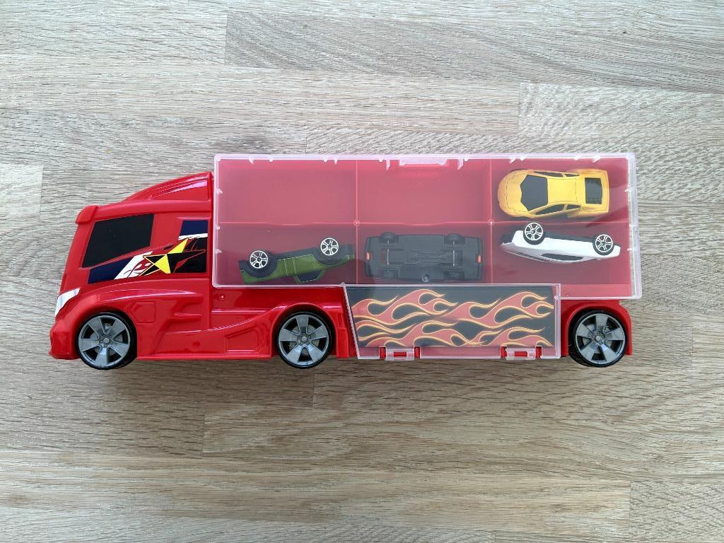 NIEUW Rode vrachtwagen met 4 kleine auto's - plastiek, Ophalen, Nieuw