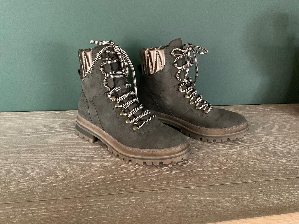 Khaki enkellaarsjes Dazzle, maat 41, Kleding | Dames, Lage of Enkellaarzen, Nieuw, Ophalen of Verzenden, Groen