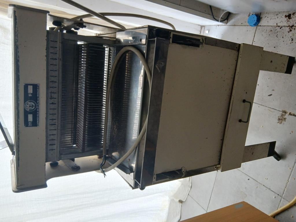 Machine a couper le pain, Enlèvement ou Envoi, Comme neuf