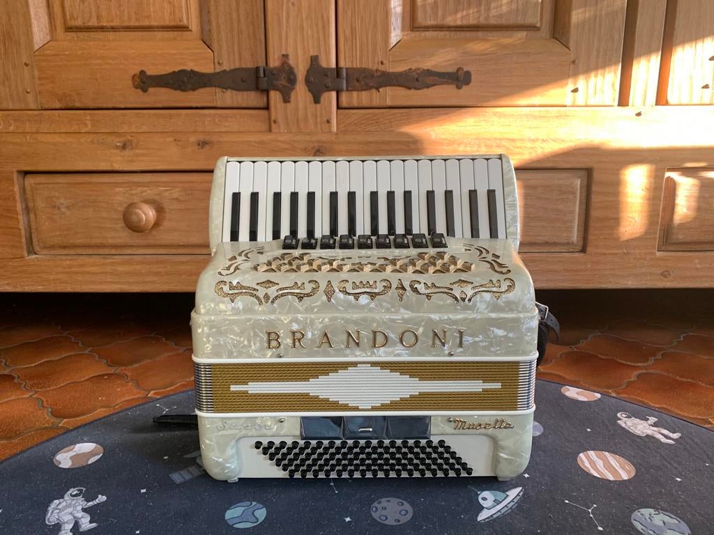 Accordeon Brandoni, Muziek en Instrumenten, Accordeons, Met riemen, Toetsaccordeon, Zo goed als nieuw, 96-bas
