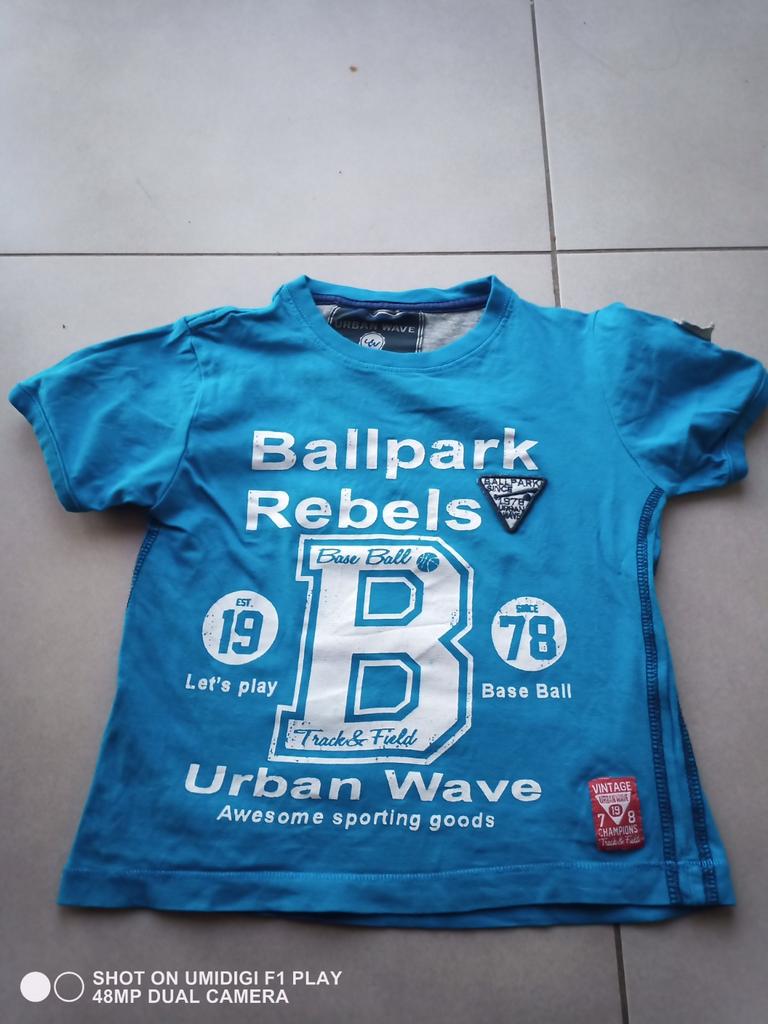 T-shirt Urban Wave, Kinderen en Baby's, Urban Wave, Ophalen of Verzenden, Zo goed als nieuw, Shirt of Longsleeve