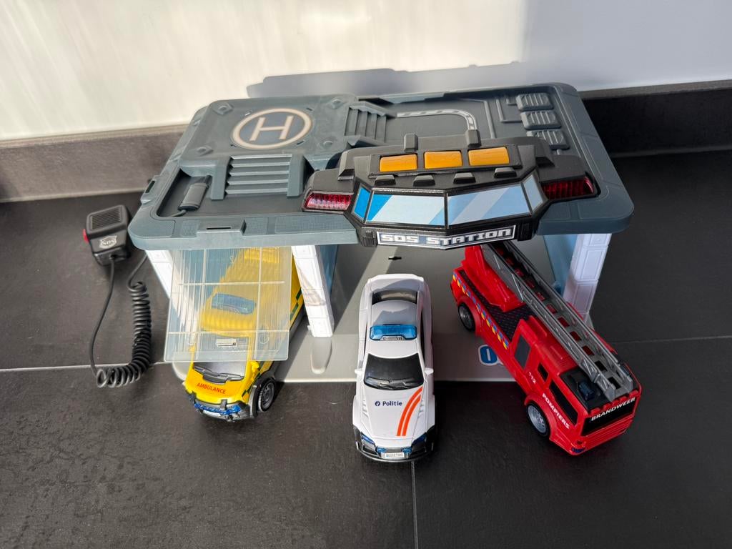 Garage hulpdiensten - brandweer, politie, ziekenwagen, Enlèvement, Comme neuf
