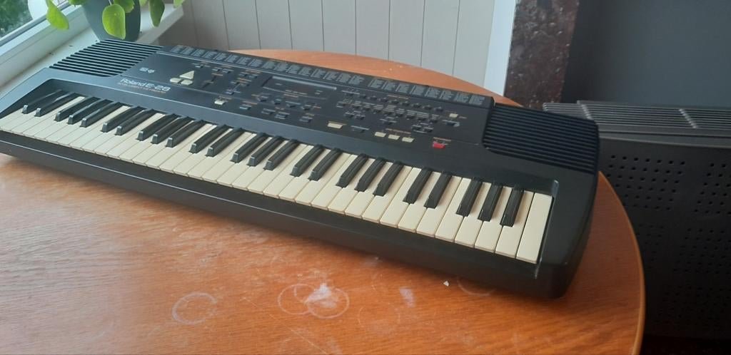 Keyboard roland e28, Muziek en Instrumenten, Keyboards, Ophalen, Roland