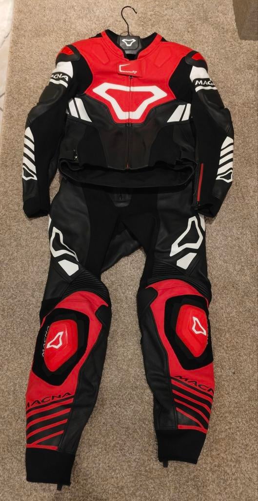 Nieuw!! Macna 2 delig motorpak, Motoren, Kleding | Motorkleding, Ophalen