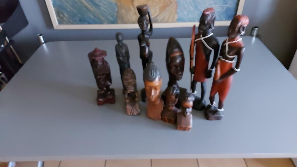 7 Afrikaanse beeldjes in hout, Antiek en Kunst, Ophalen