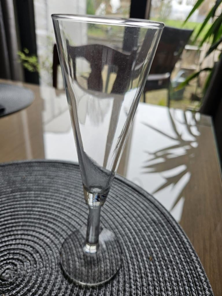 Flute a champagne, Enlèvement, Comme neuf