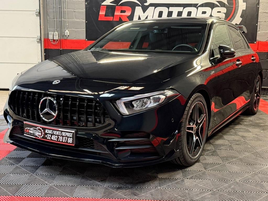 ** Mercedes A180 AMG // pack A35 AMG // Full options**, Auto's, 4 cilinders, Alcantara, Zwart, Bedrijf