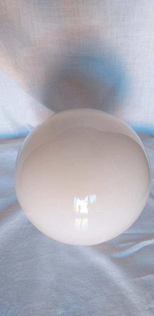Globe opaline blanche diamètre 7 cm, Maison & Meubles, Enlèvement ou Envoi, Utilisé