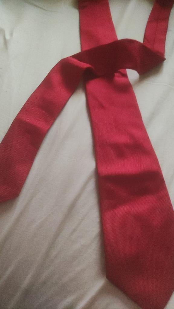 Altea - Milano : red tie, 100% silk, Kleding | Heren, Ophalen of Verzenden, Zo goed als nieuw