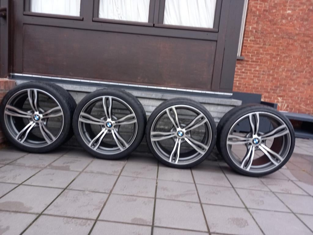 Jantes de 20 pouces les plus larges avec pneus pour BMW de 8, Autos : Pièces & Accessoires, Pneus et Jantes, 255 mm, Véhicule de tourisme