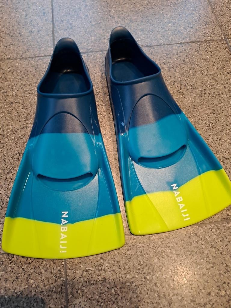 Zwemvliezen nabaiji decathlon maat 31-32, Watersport en Boten, Ophalen, Zo goed als nieuw