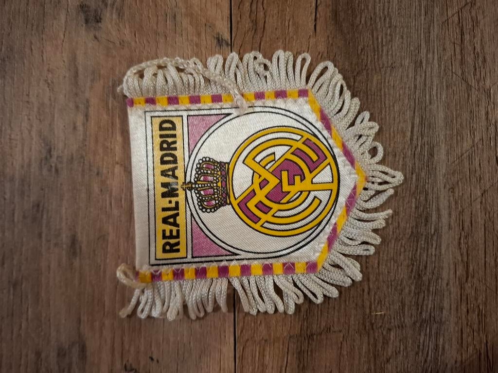Bannière : Real Madrid, Envoi