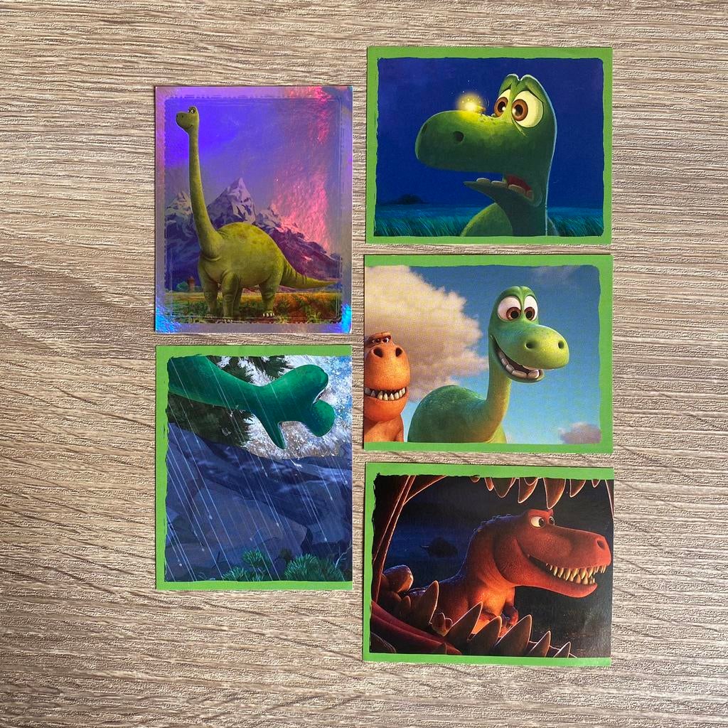 Disney Pixar The Good Dinosaur 2015 Panini stickers, Ophalen of Verzenden, Nieuw, Meerdere stickers