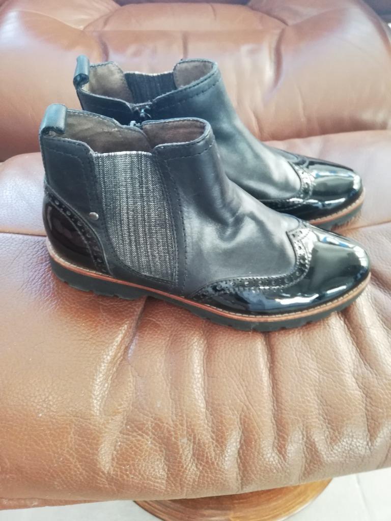 Half lange laarzen, zwarte half blinkende kleur. Met rits, n, Zwart, Nieuw, Bershka, Onder de knie