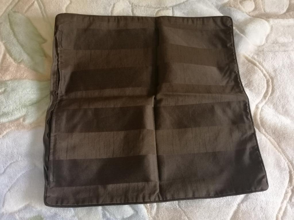 Housses de coussin Ikéa Henrika, Envoi, Comme neuf, Brun, Carré