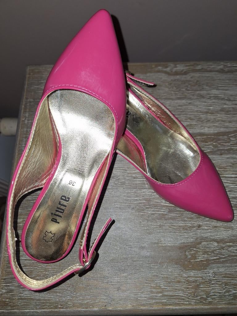 Roze laklederen sandalen, als nieuw !!, Enlèvement ou Envoi, Comme neuf, Rose