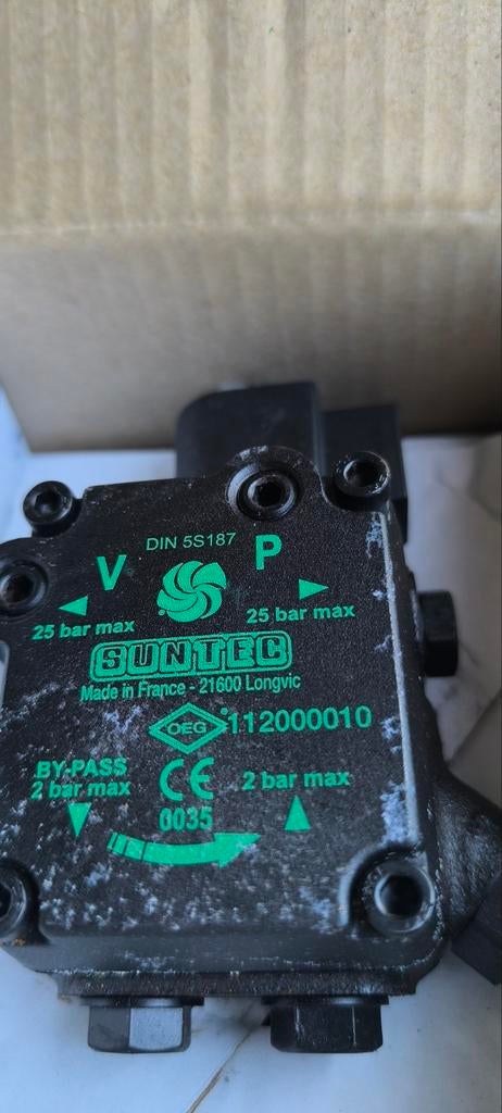 Pompe pour brûleur fioul suntec auv47 r 9858 6p 0500 l, Enlèvement, Neuf