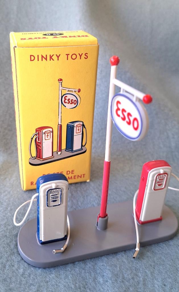 Dinky Toys ATLAS _ Bevoorradingsstation _ ref. 49D, Hobby en Vrije tijd, Modelauto's | 1:43, Ophalen of Verzenden, Zo goed als nieuw