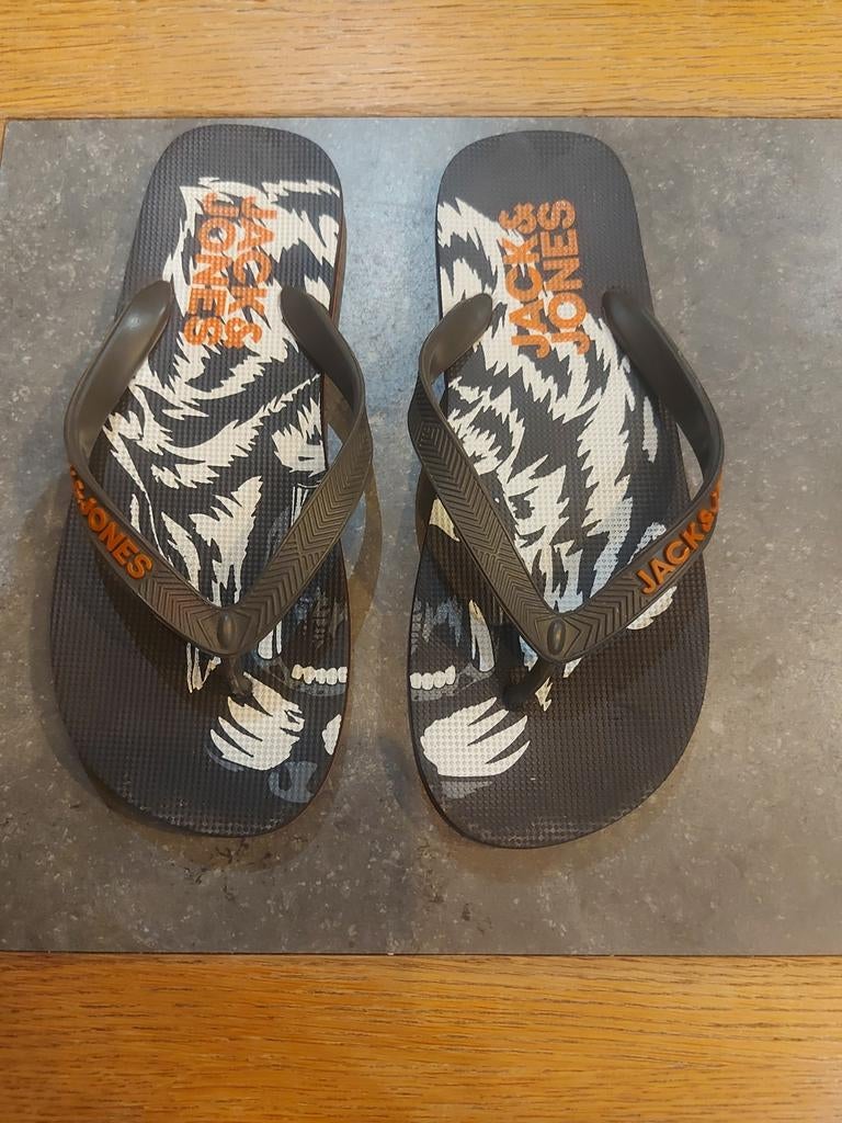 Jack & Jones teenslippers, Ophalen, Gedragen