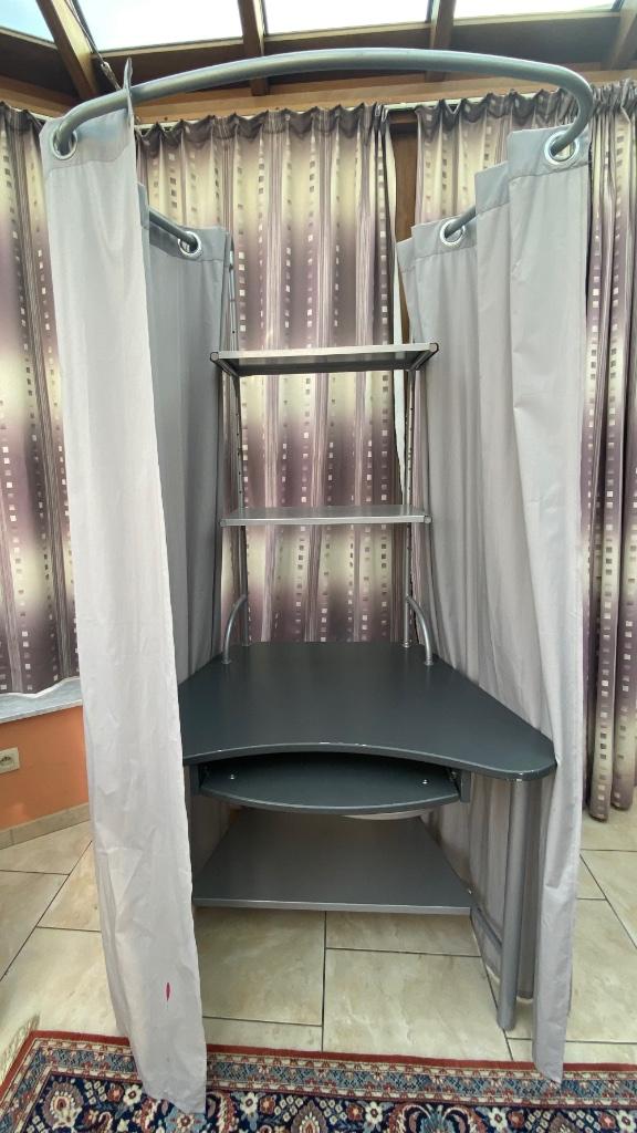 Bureau d’ordinateur, Enlèvement