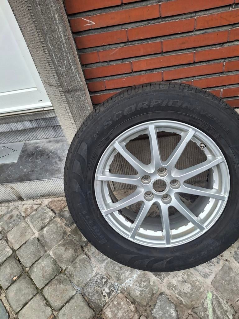 Originele Range Rover Evoque 18 inch velg met goede banden, Auto-onderdelen, Banden en Velgen, 18 inch, Gebruikt, Banden en Velgen