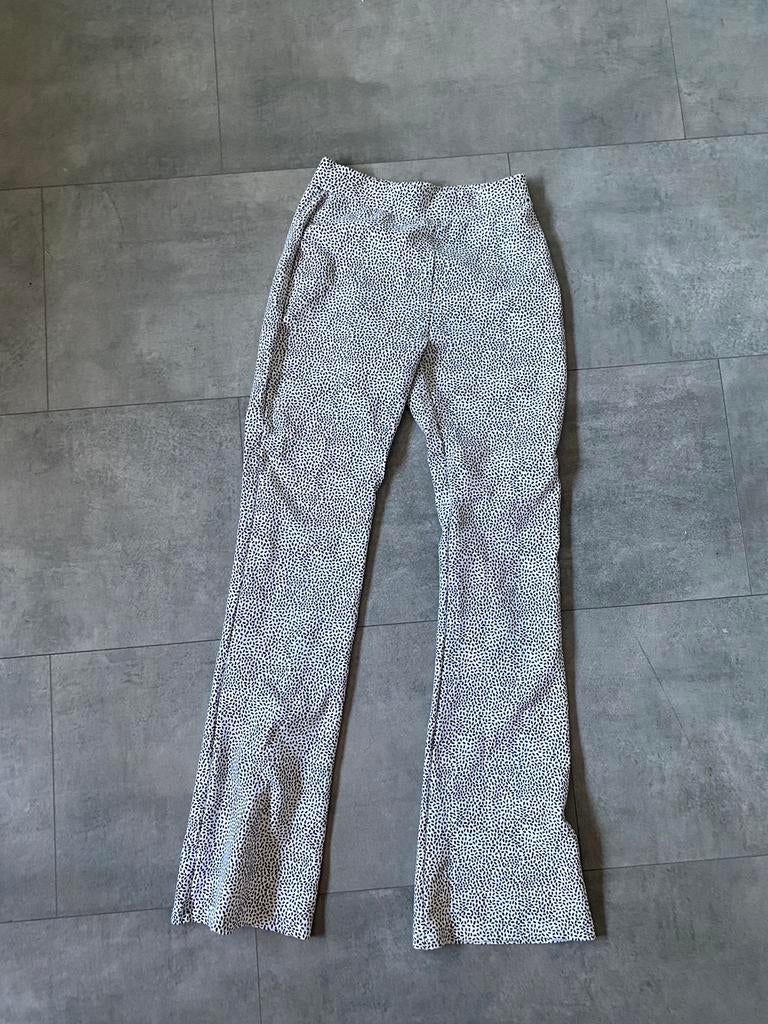 Wit met zwart flared broek maat 170, Kinderen en Baby's, Kinderkleding | Maat 170, Broek, Gebruikt, WE, Meisje