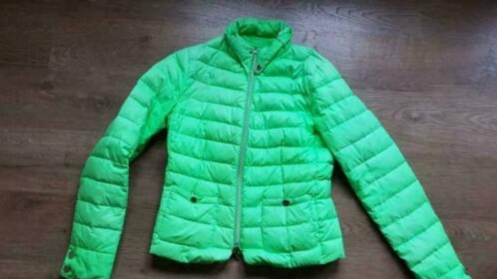 fel groene dons jas van River woods maat Smal of 36 - 38, Kleding | Dames, River Woods, Ophalen of Verzenden, Zo goed als nieuw