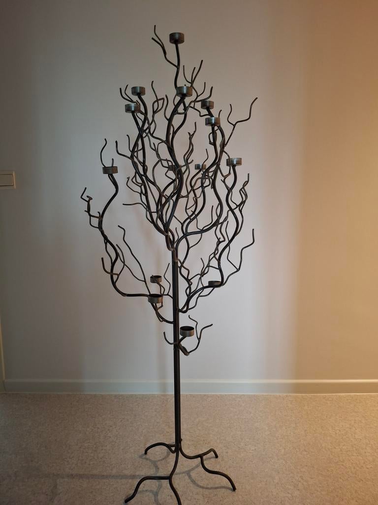 Grijze kandelaar, Enlèvement, Chandelier