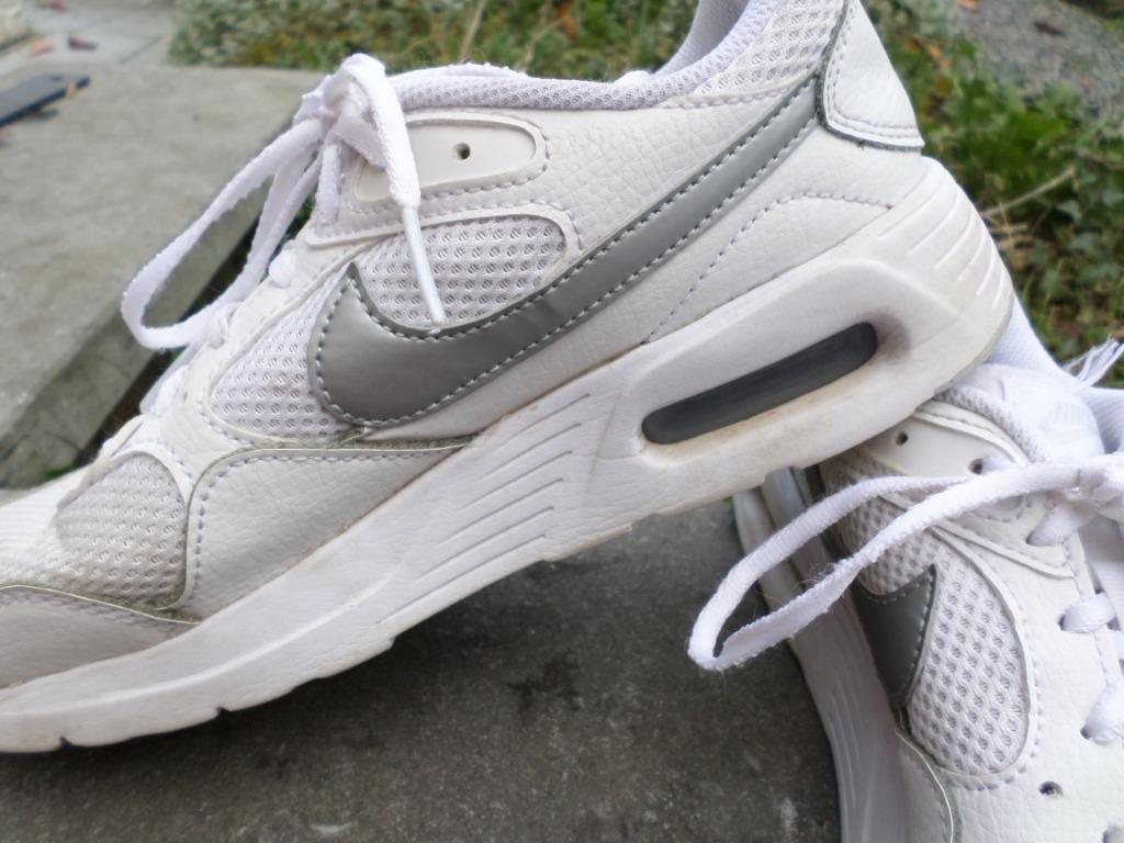 Baskets Nike Air fille blanches très bon état lacets 38, Enlèvement ou Envoi, Utilisé, Chaussures