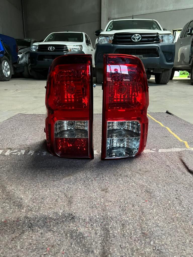 Achterlichten Toyota Hilux 2016-, Ophalen, Toyota