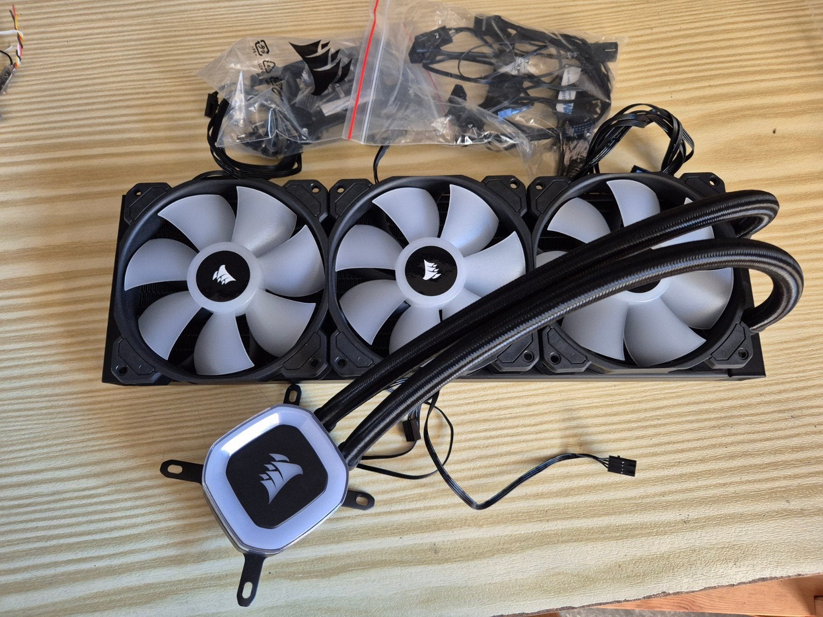Watercooling Corsair H150 RGB, Computers en Software, Ophalen of Verzenden