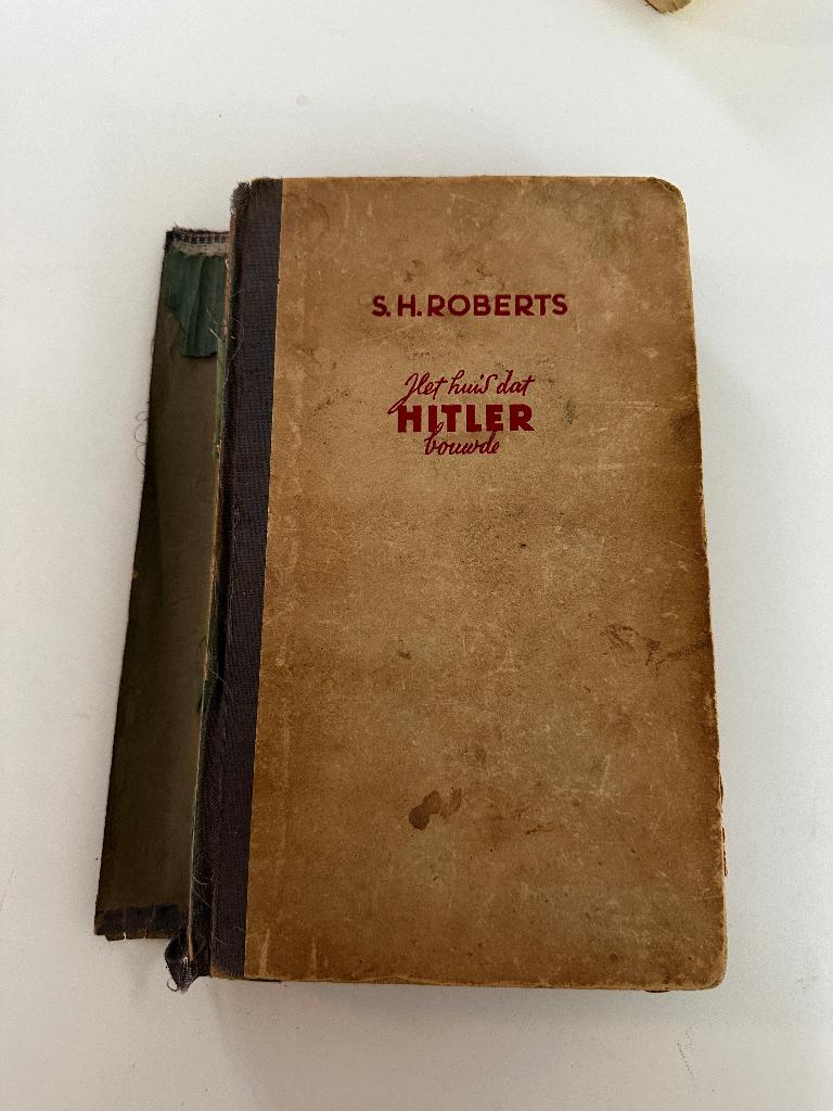 Het huis dat Hitler bouwde boek, Boeken, Oorlog en Militair, Ophalen of Verzenden, Gelezen