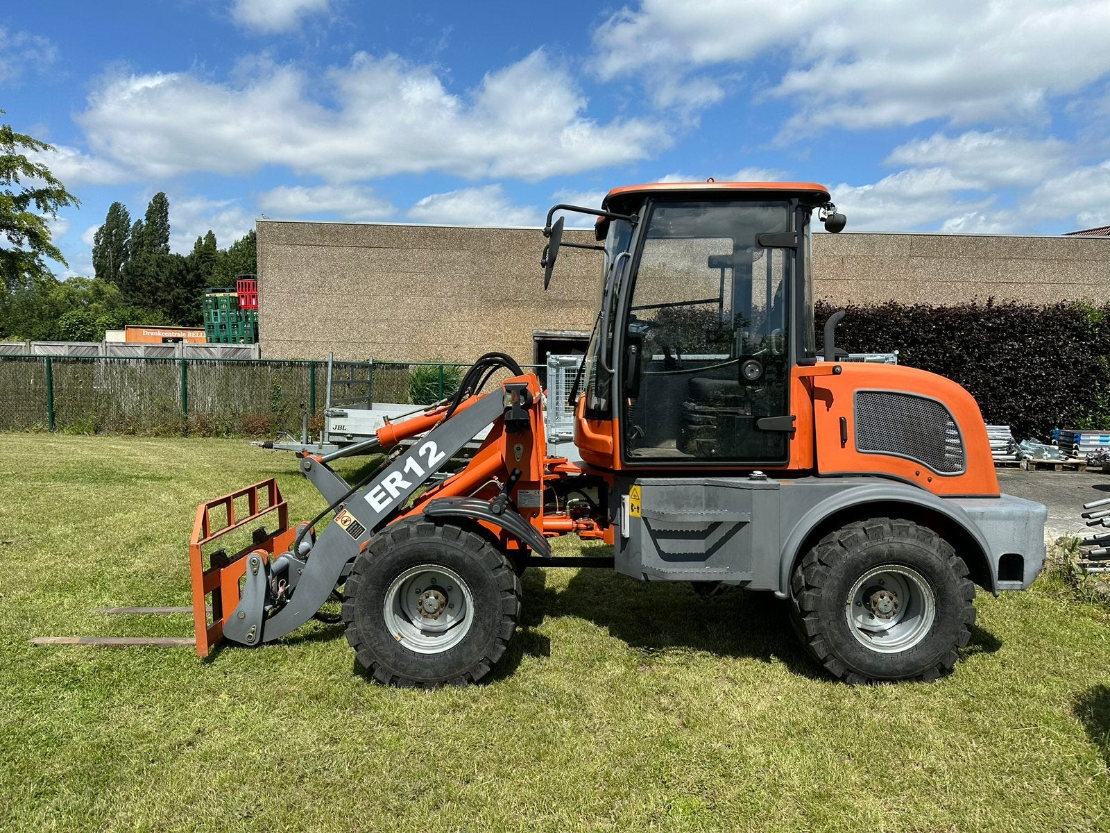 Everun ER12 kniklader, Ophalen, Wiellader of Shovel