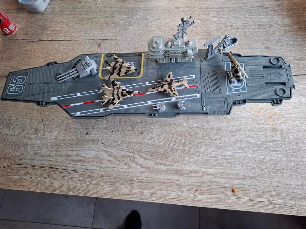 Battle Zone Vliegdekschip met 4 vliegtuigen, Kinderen en Baby's, Ophalen
