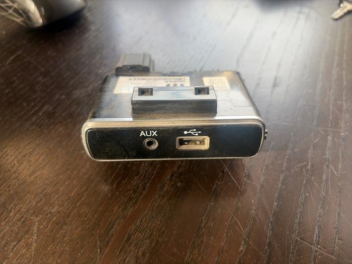 AUX/USB aansluiting van een Fiat 500, Gebruikt, -, -, Ophalen of Verzenden