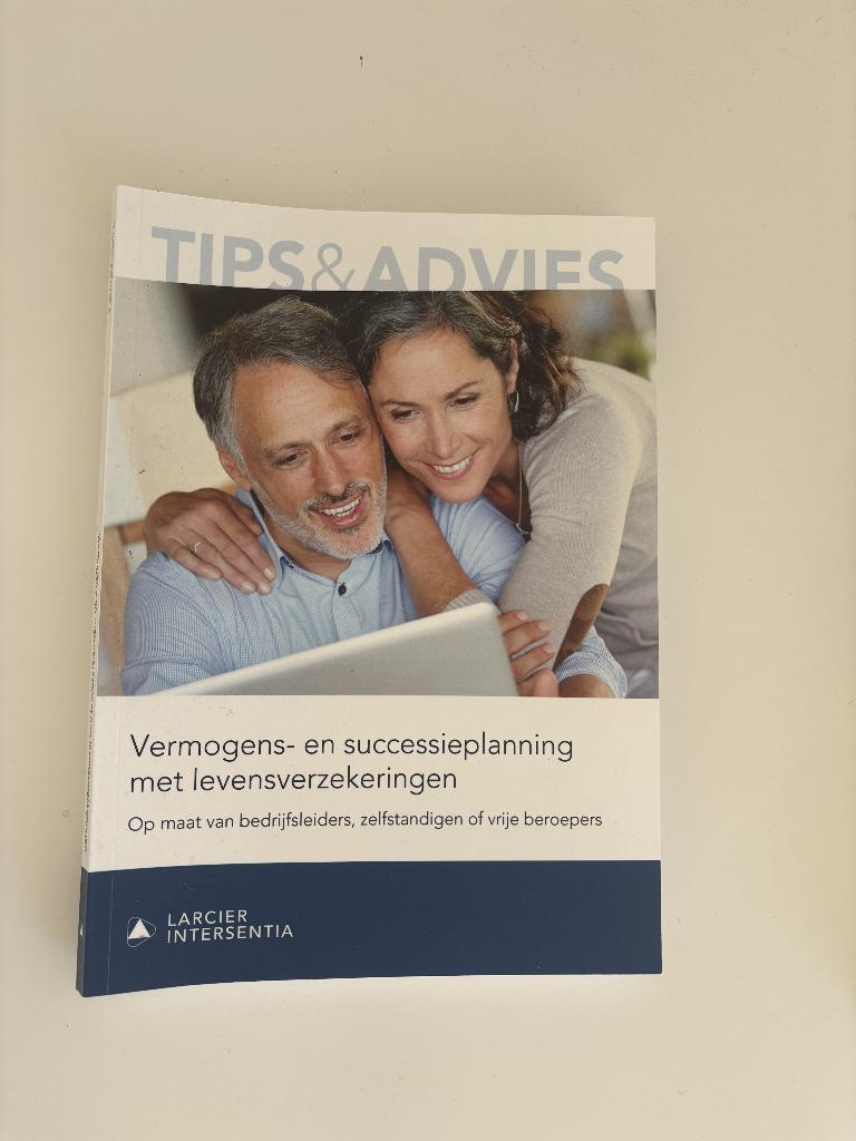 Handboek Verzekeringen, Boeken, Ophalen of Verzenden, Zo goed als nieuw, Hoger Onderwijs