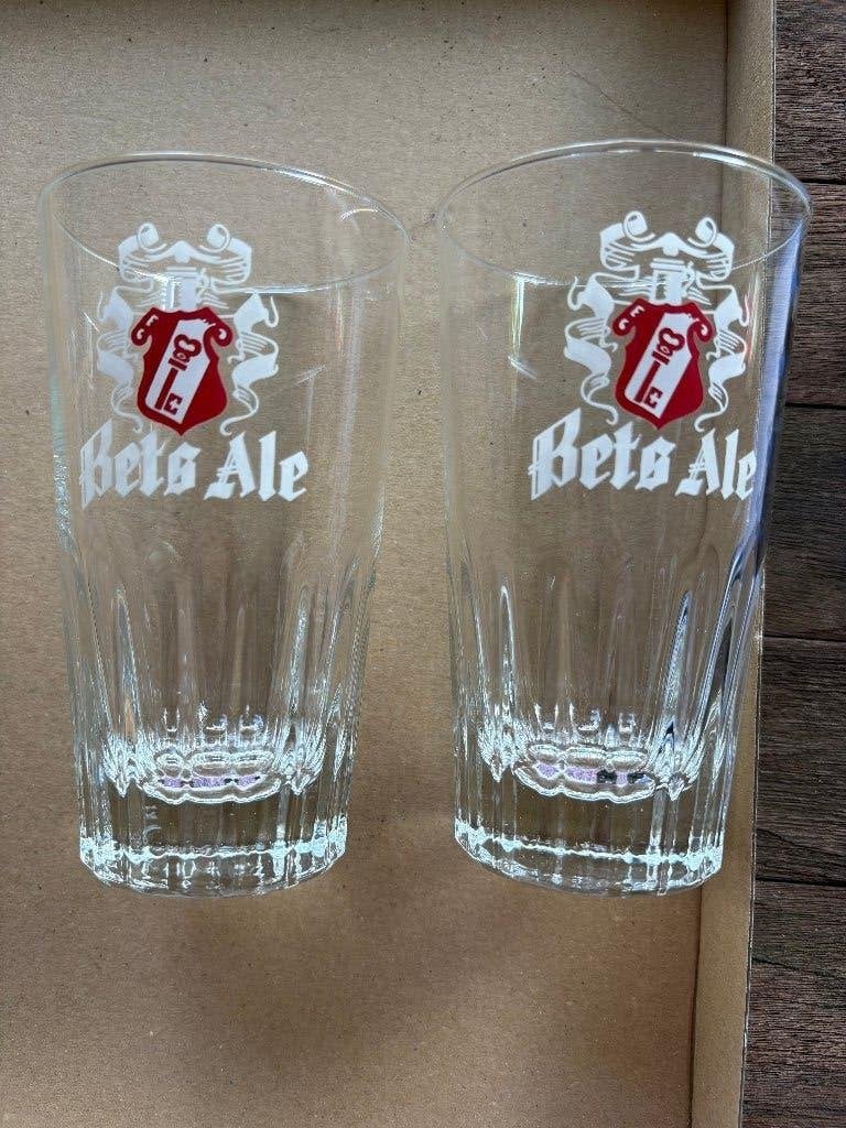 Bets Ale (2 glazen), Ophalen of Verzenden, Zo goed als nieuw, Glas of Glazen, Overige merken