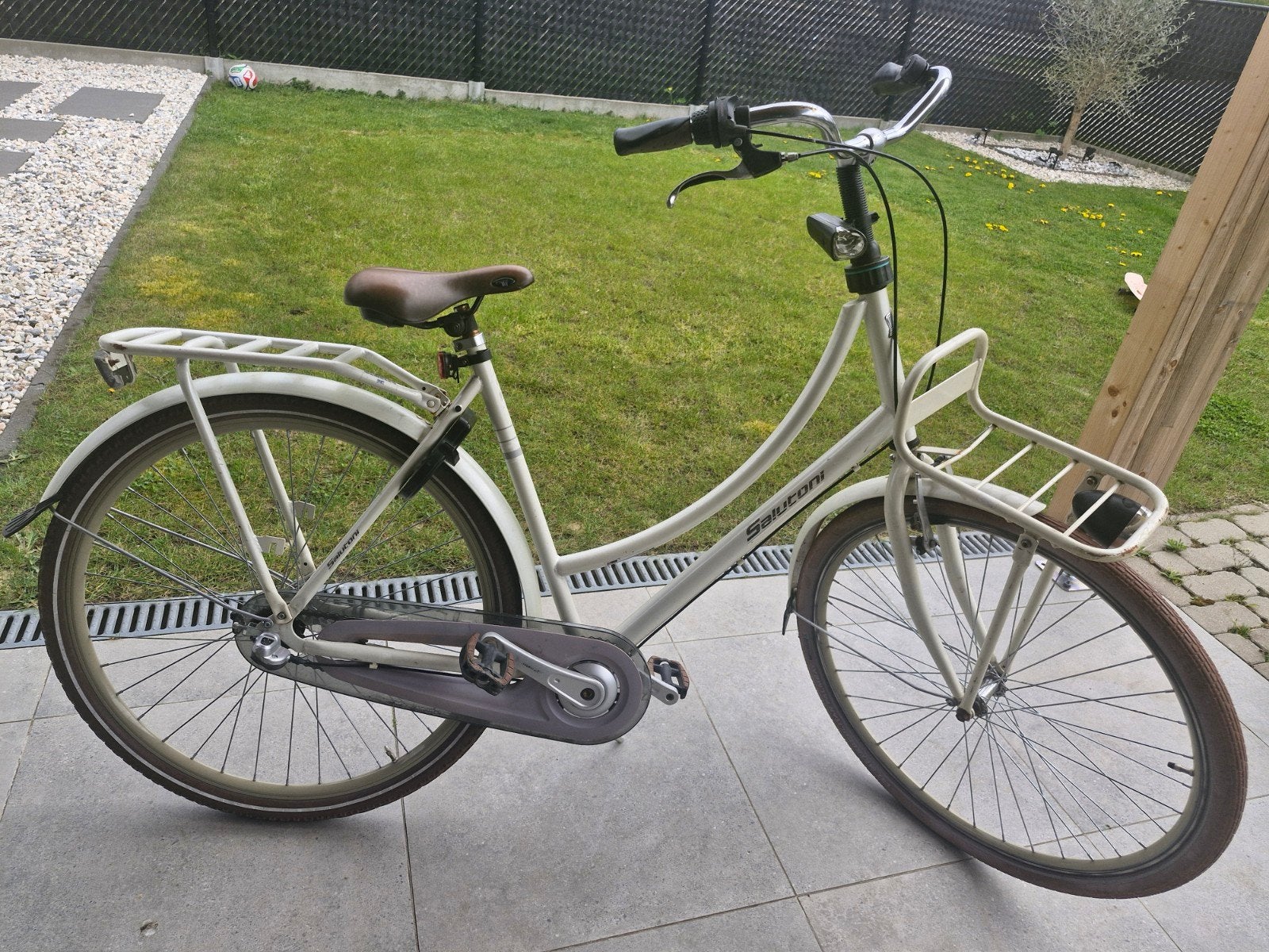 Witte oma fiets, Fietsen en Brommers, Fietsen | Dames | Omafietsen, Ophalen, Gebruikt