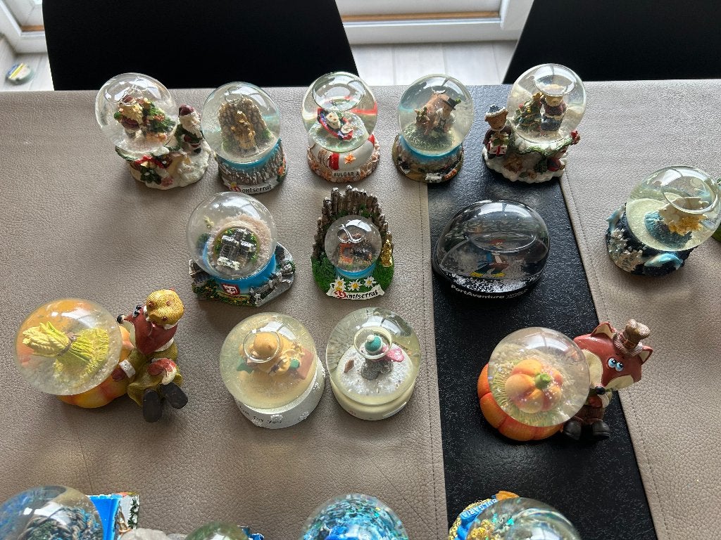 43 sneeuwbollen - sneeuwballen - gezellig verzamelwaardig, Verzamelen, Ophalen