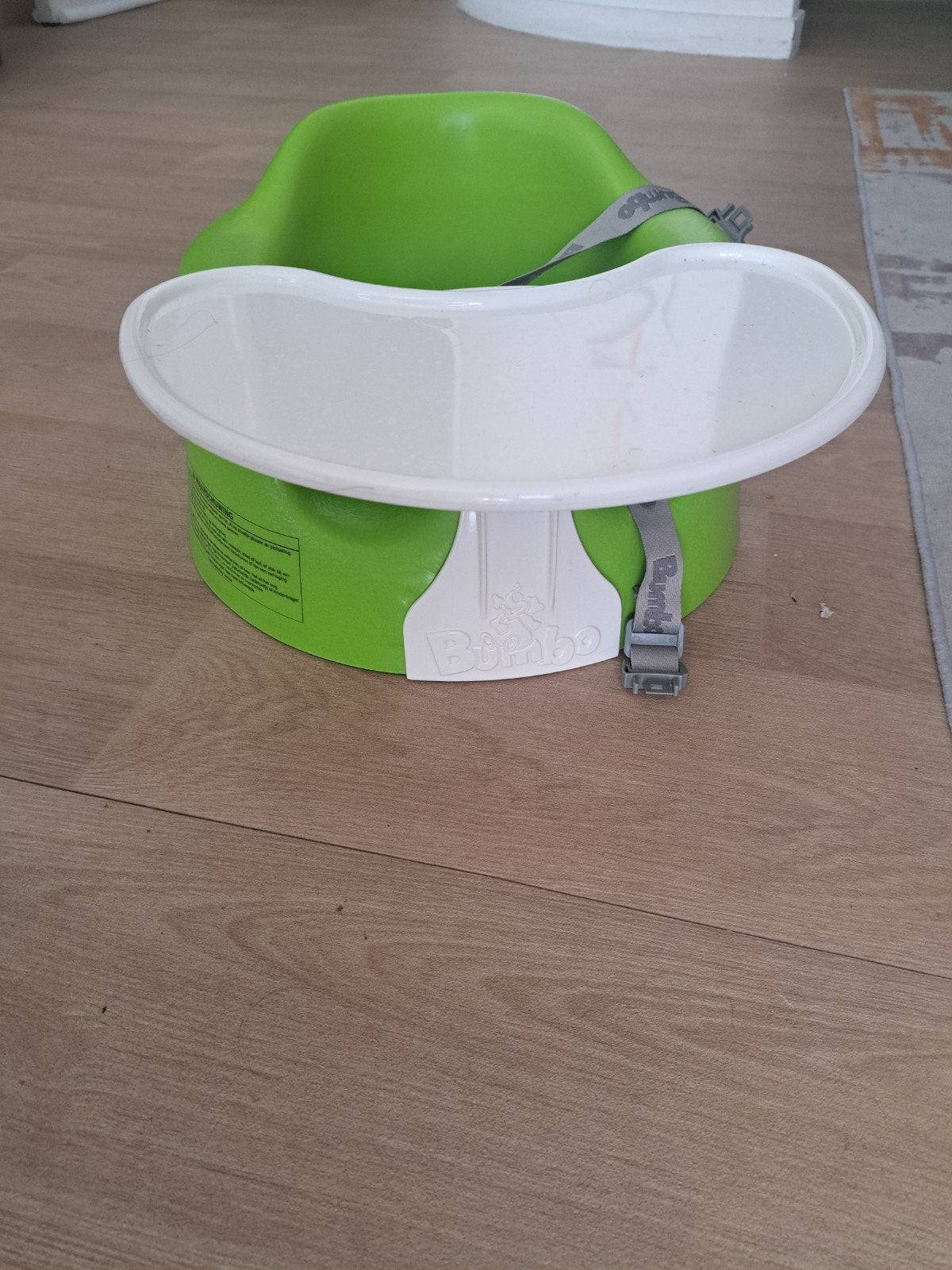 Bumbo kinderstoeltje met tafelblad, Kinderen en Baby's, Kinderstoelen, Ophalen, Gebruikt