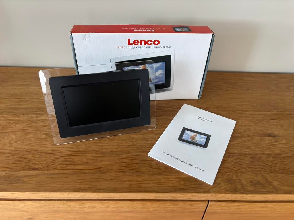 NIEUW - digitale fotolijst - Lenco DF-700, Audio, Tv en Foto, Foto | Digitale fotokaders, Ophalen of Verzenden, Zo goed als nieuw