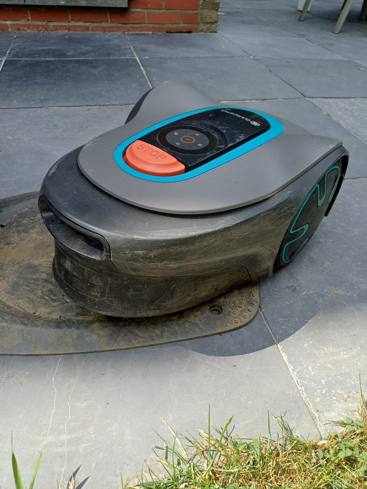 Robotmaaier gardena, Tuin en Terras, Ophalen, Gebruikt, Bestuurbaar via app