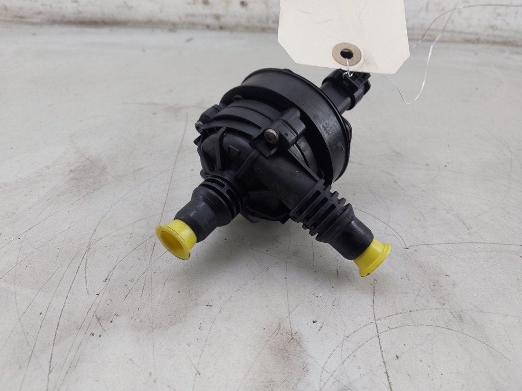 EXTRA WATERPOMP BMW i3 (I01) (01-2013/06-2022) (|6834917|), Robert Bosch AG, Gebruikt, BMW, Robert-Bosch-Allee 1
74232  Abstatt, DE